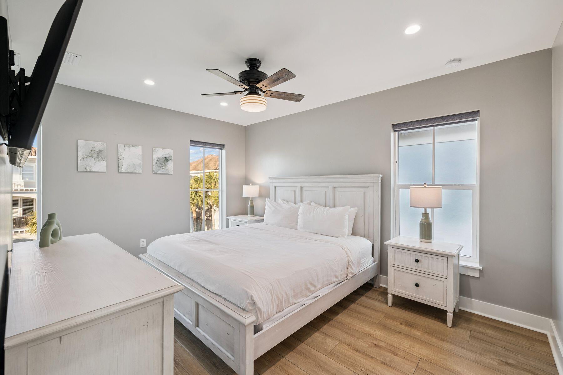 4821 Ocean Boulevard