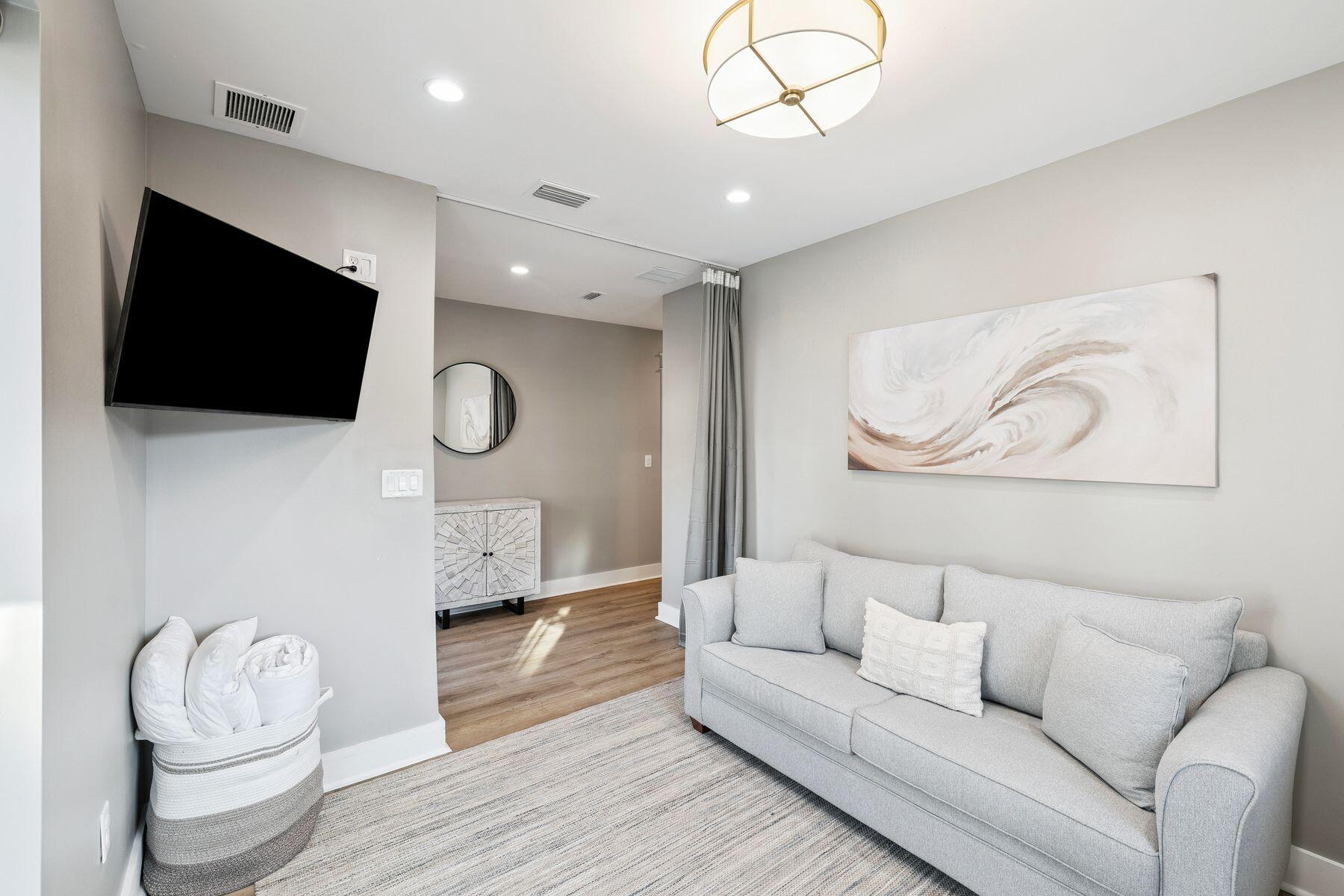 4821 Ocean Boulevard