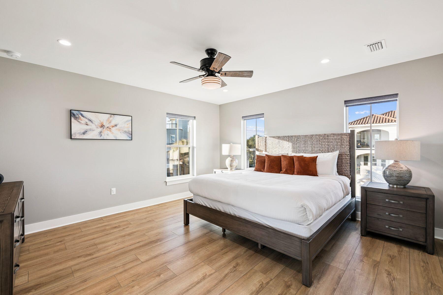 4821 Ocean Boulevard