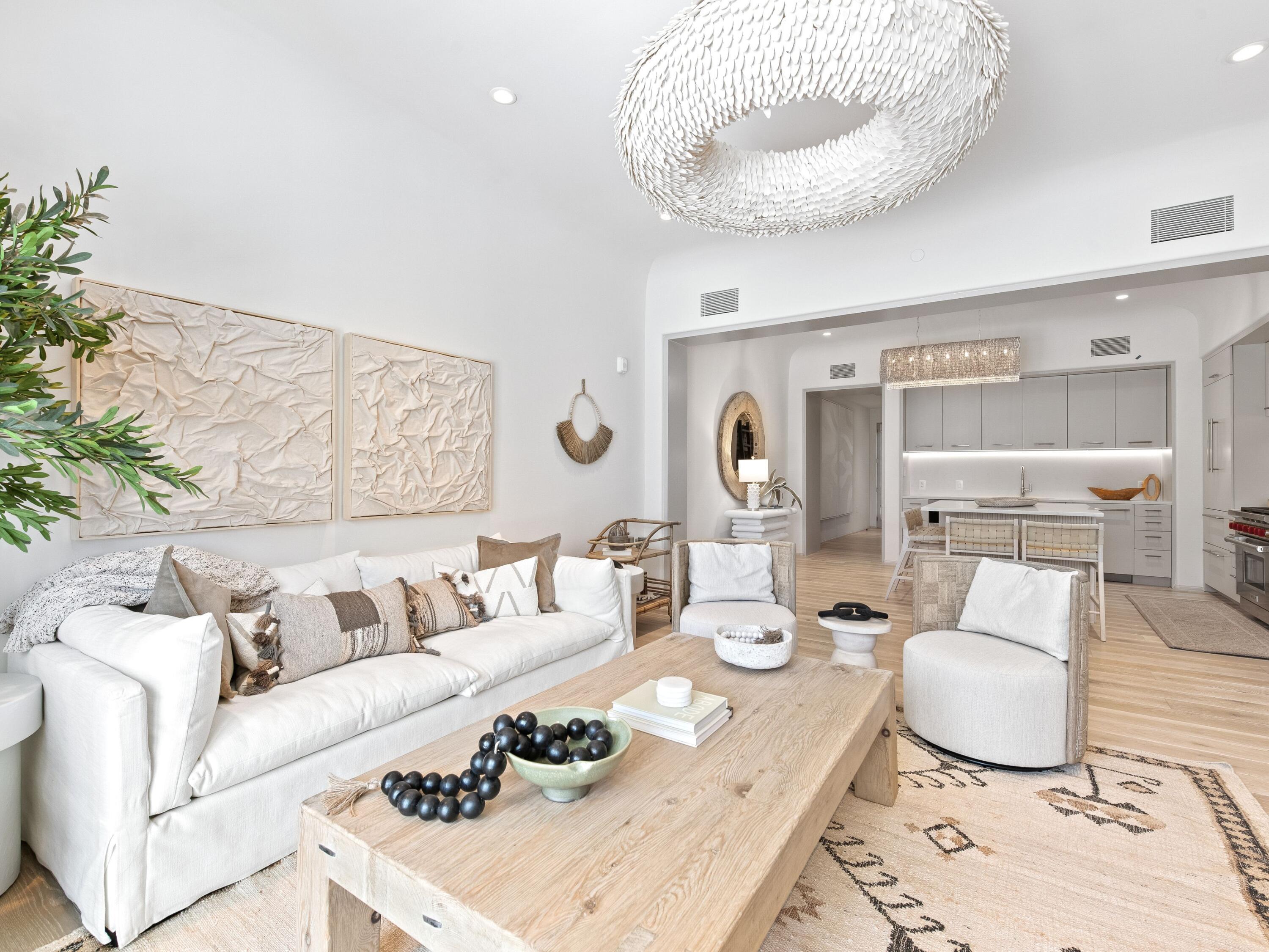 45 W Solaire Way 103