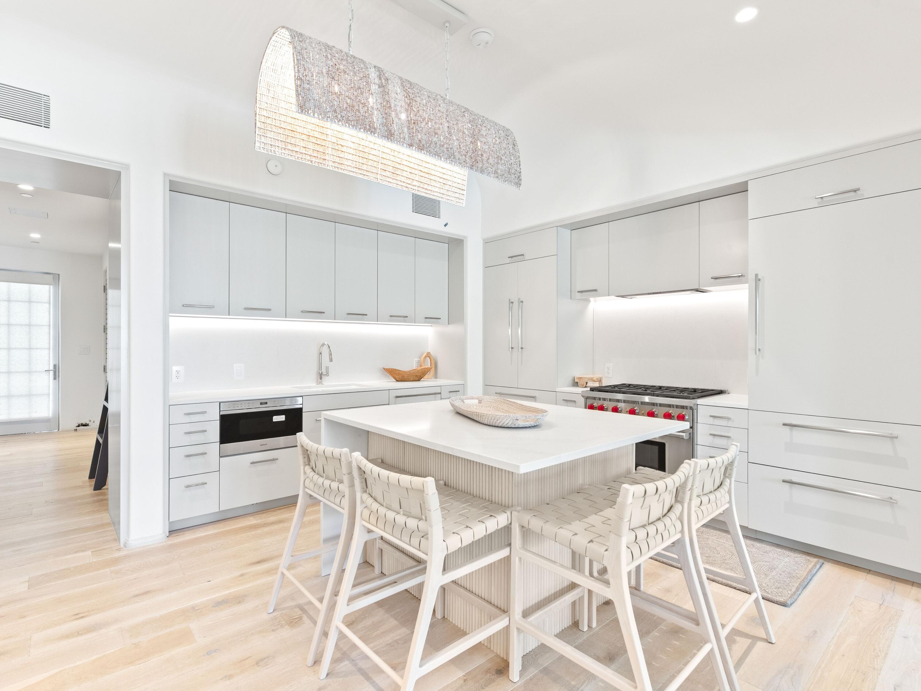 45 W Solaire Way 103