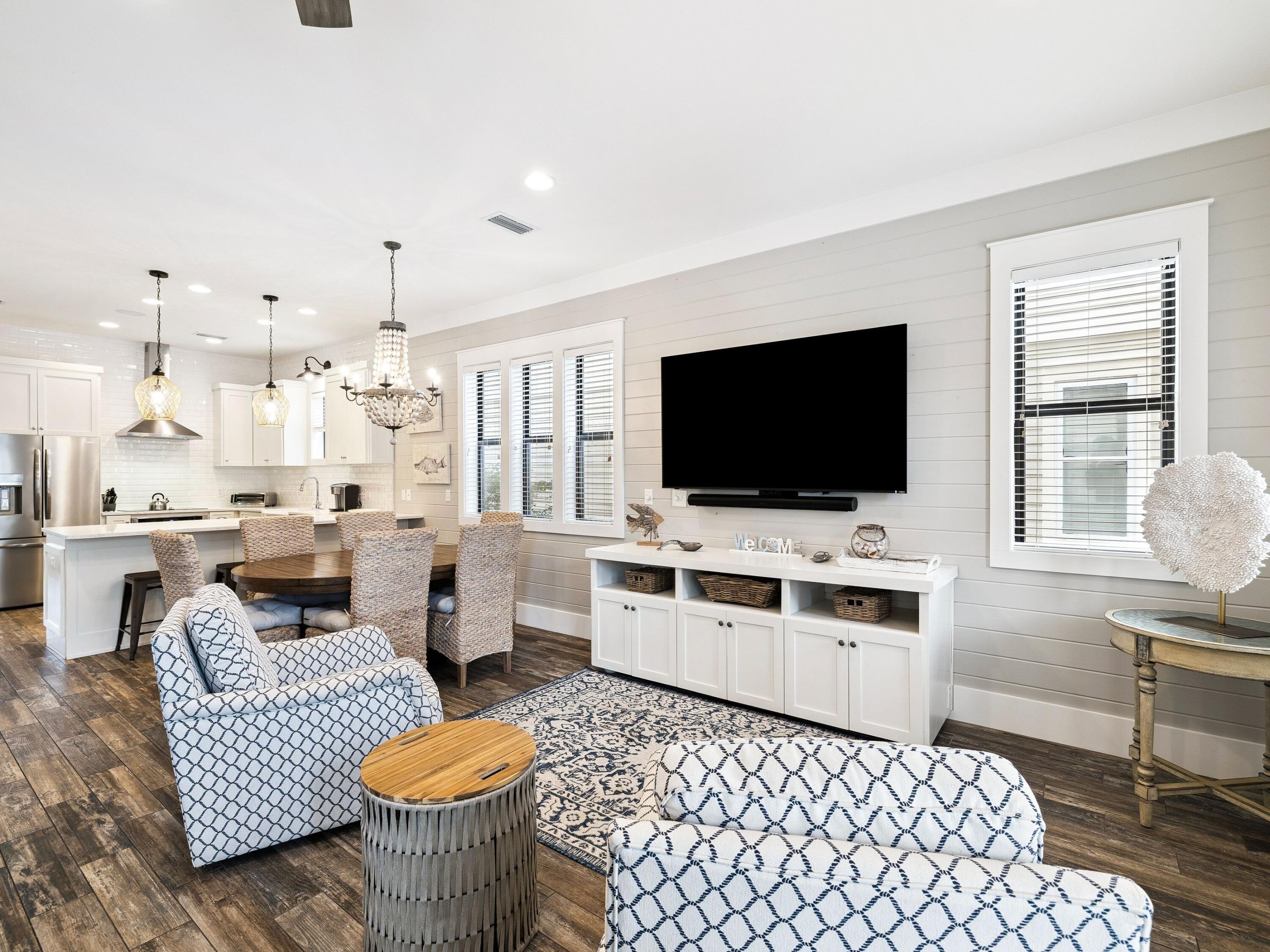 33 W Seacrest Beach Boulevard