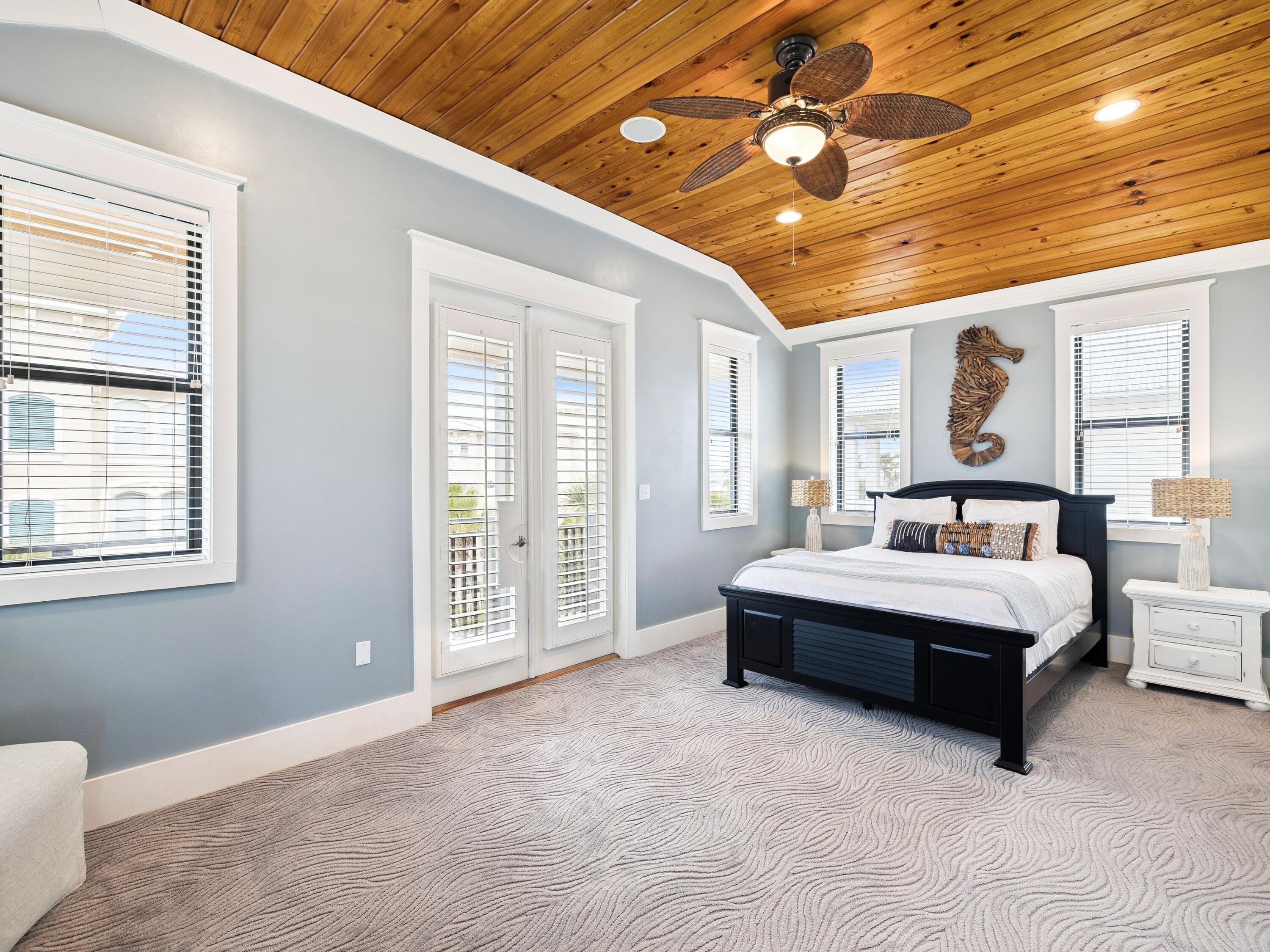 33 W Seacrest Beach Boulevard