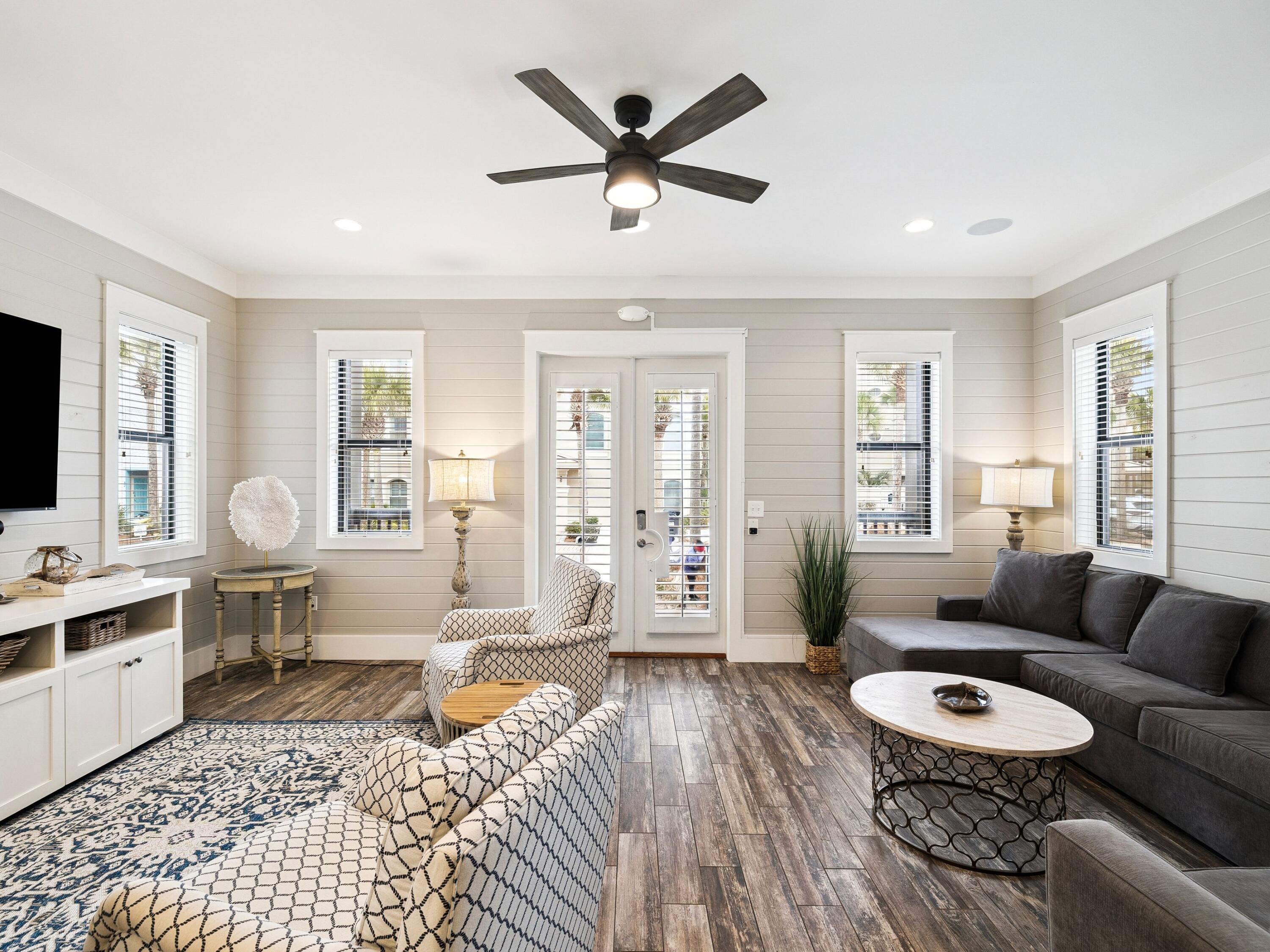 33 W Seacrest Beach Boulevard