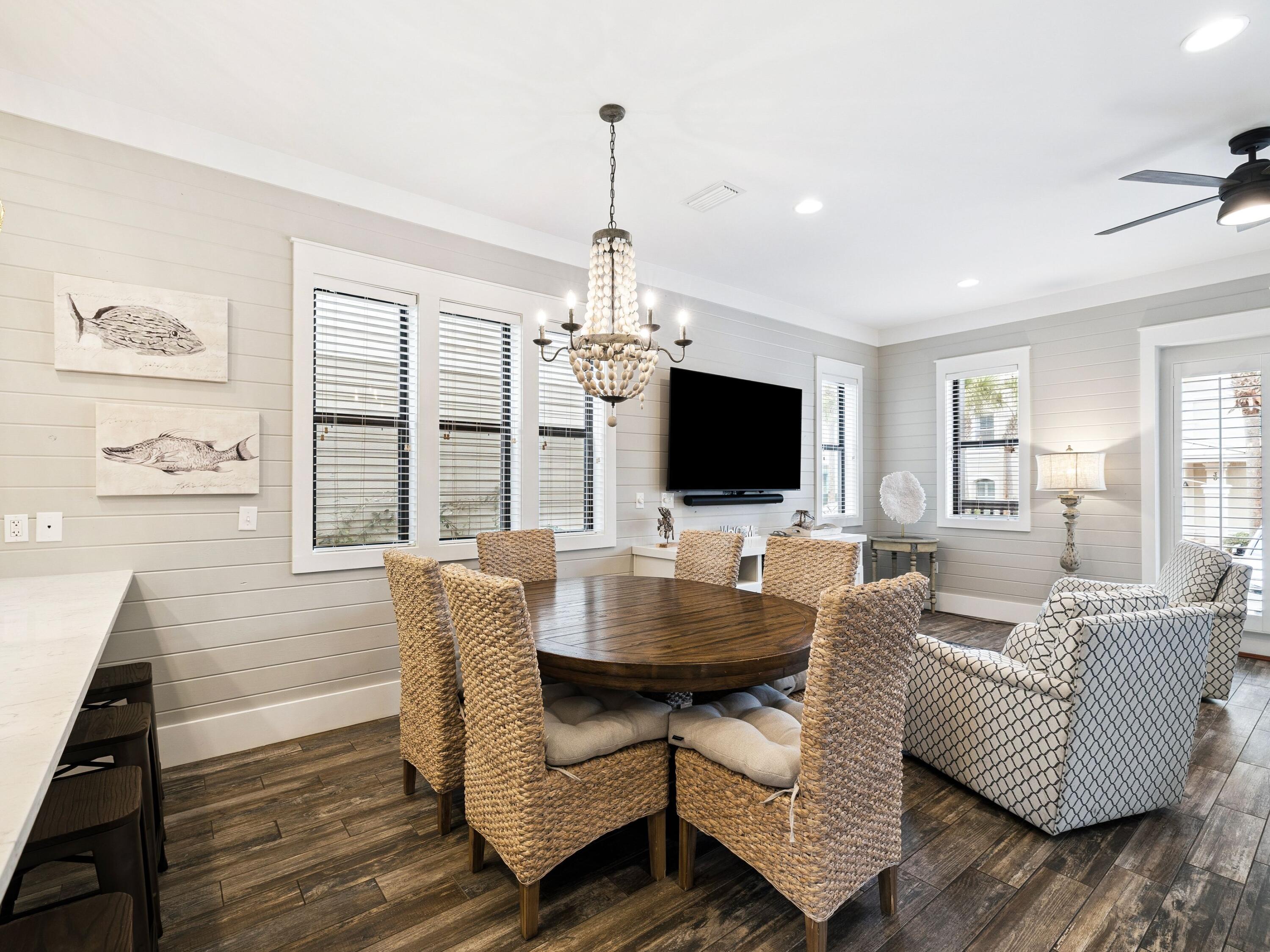 33 W Seacrest Beach Boulevard