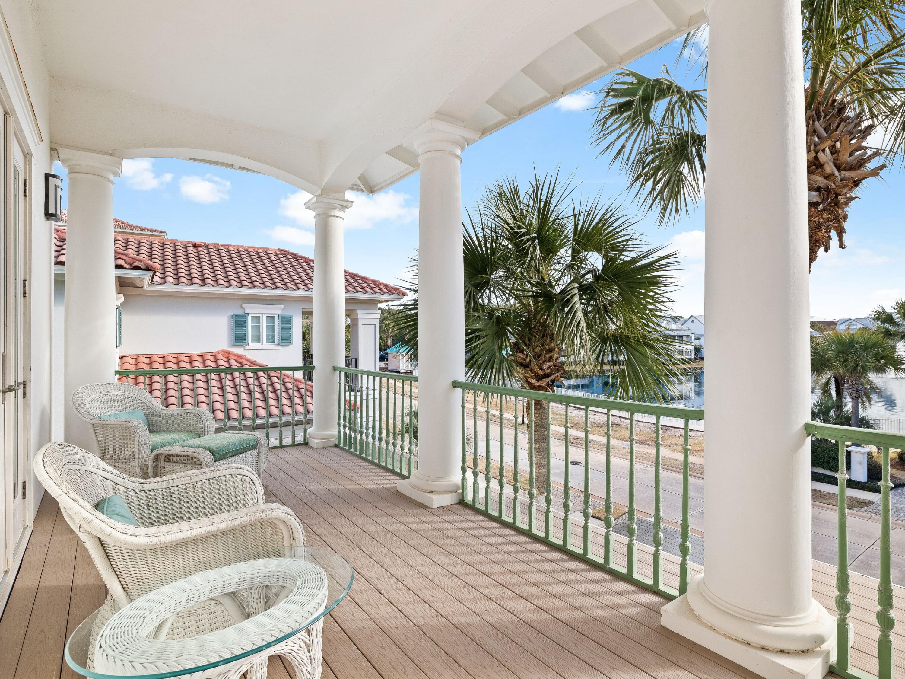 338 Rue Caribe