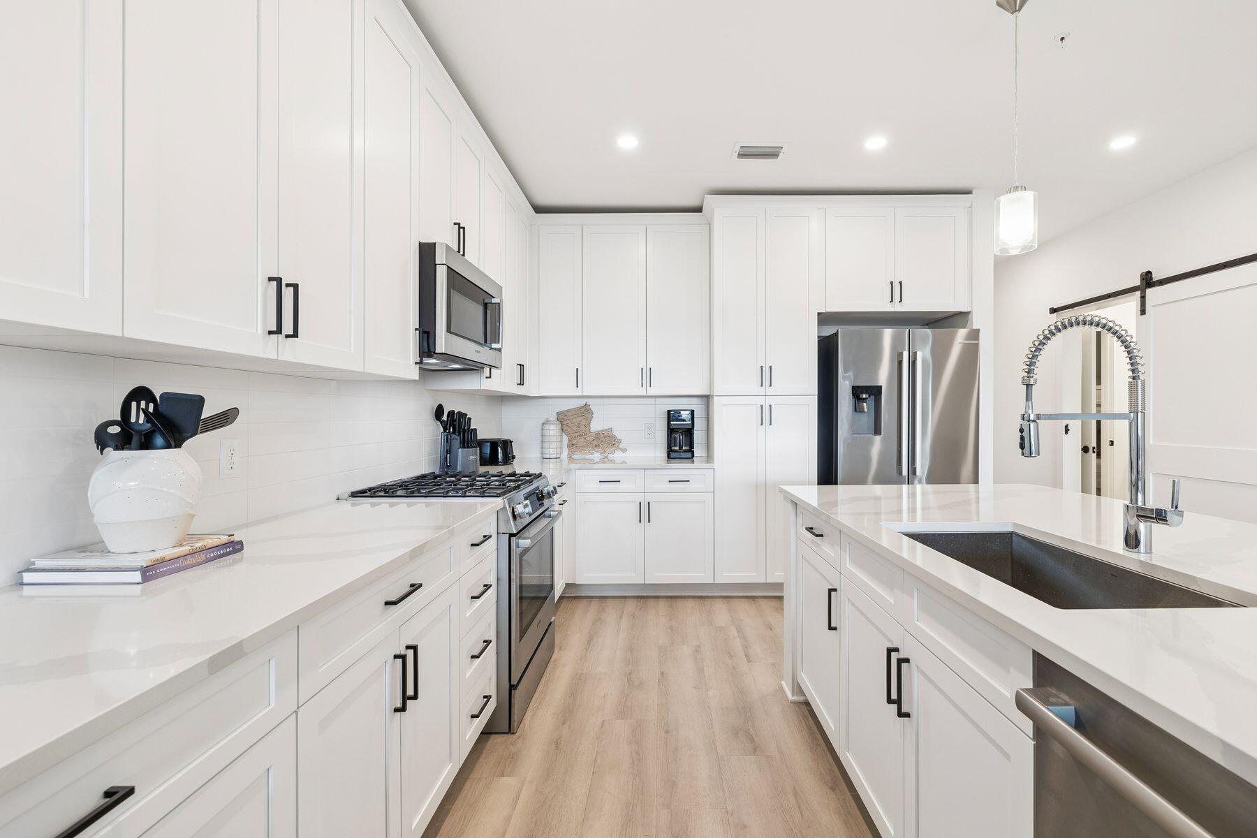 277 N The Grove Drive 334