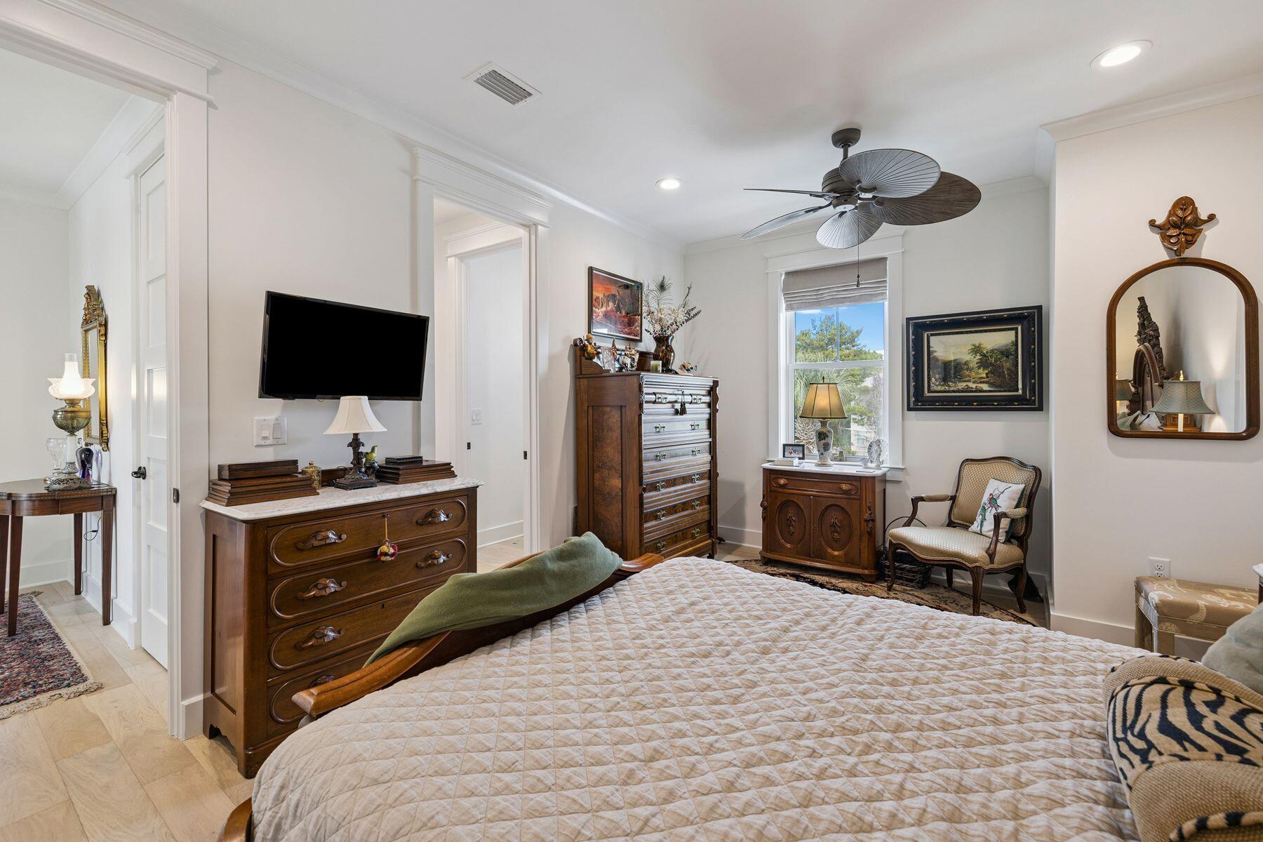 113 White Cliffs Drive