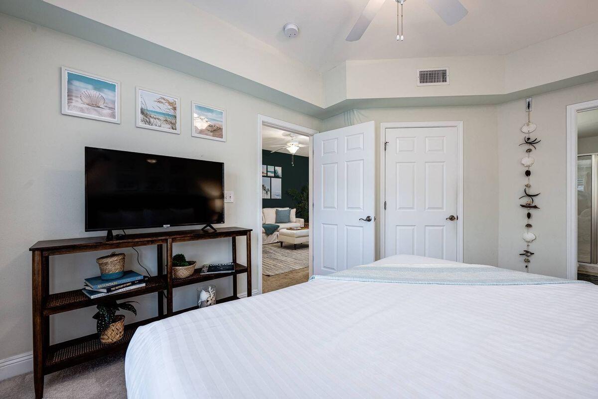 124 Village Boulevard APT 813