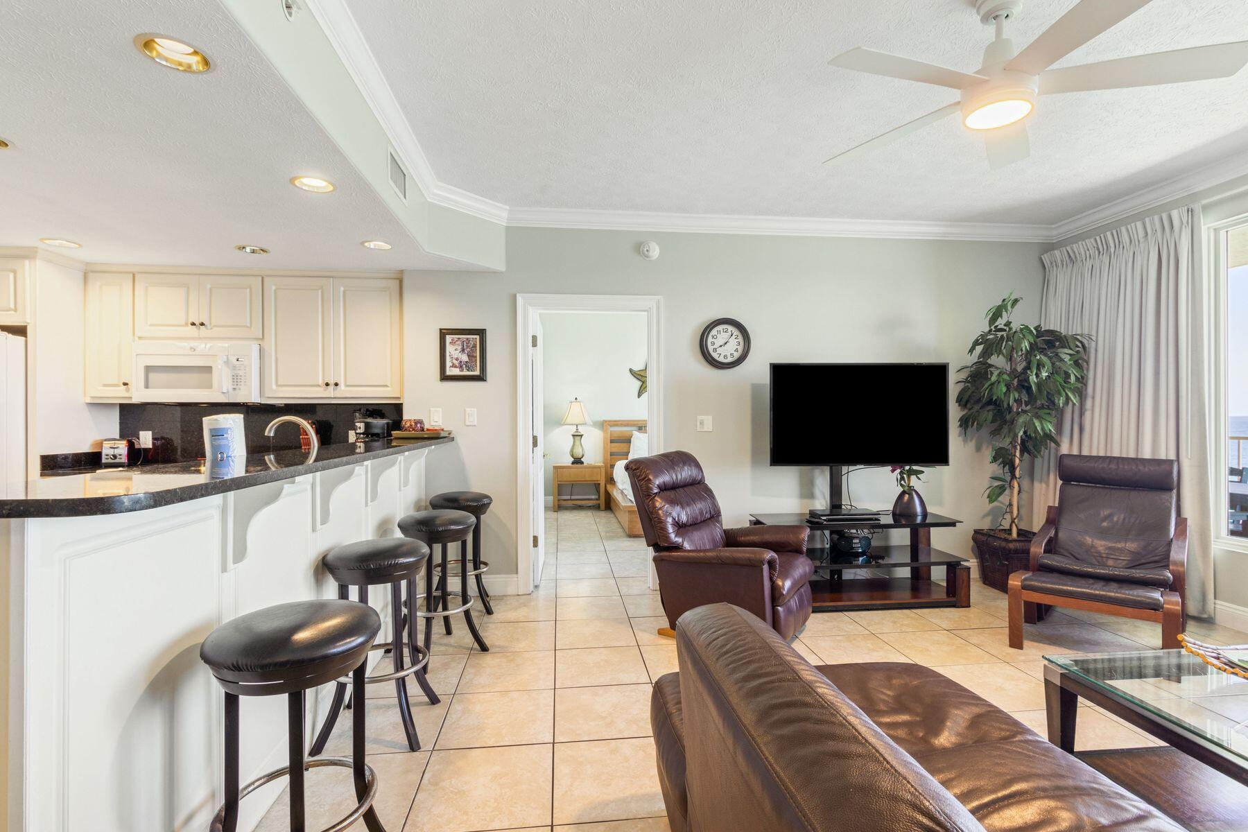 5004 Thomas Drive 1102