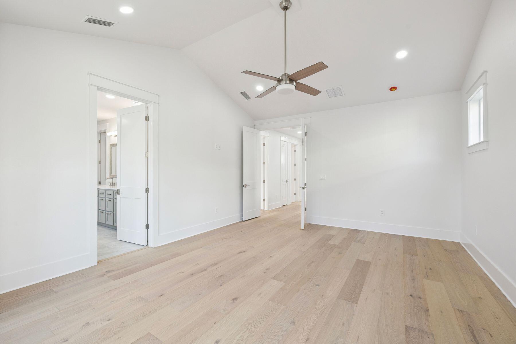 2015 W Hewett Road