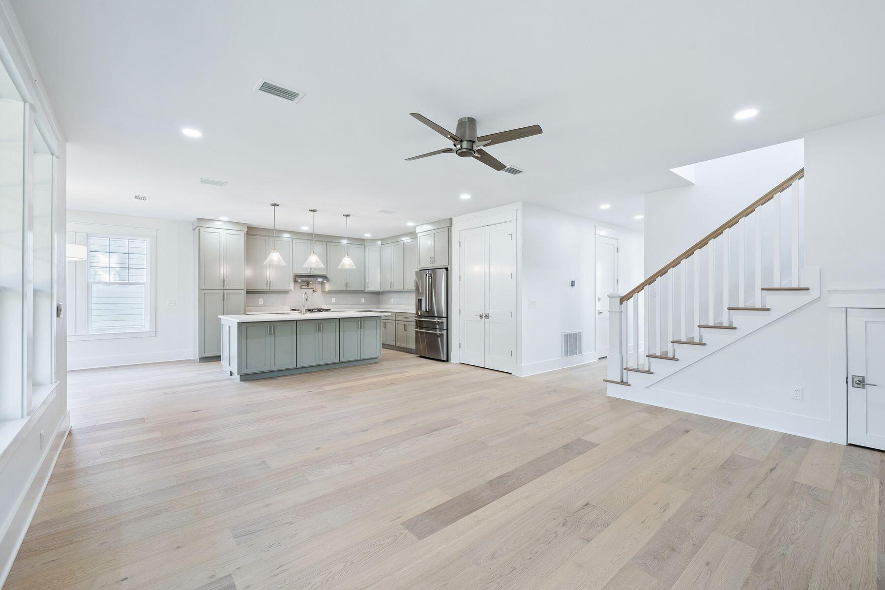 2015 W Hewett Road