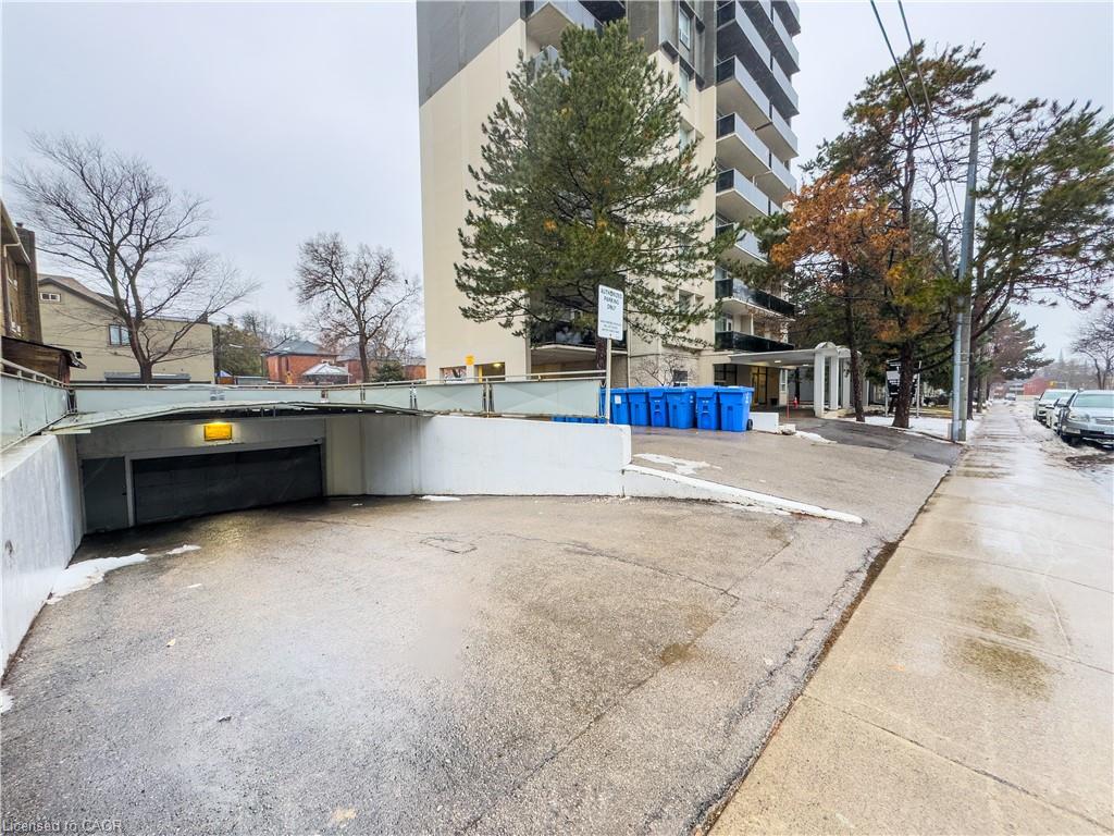 402-133 Herkimer Street Unit: 402