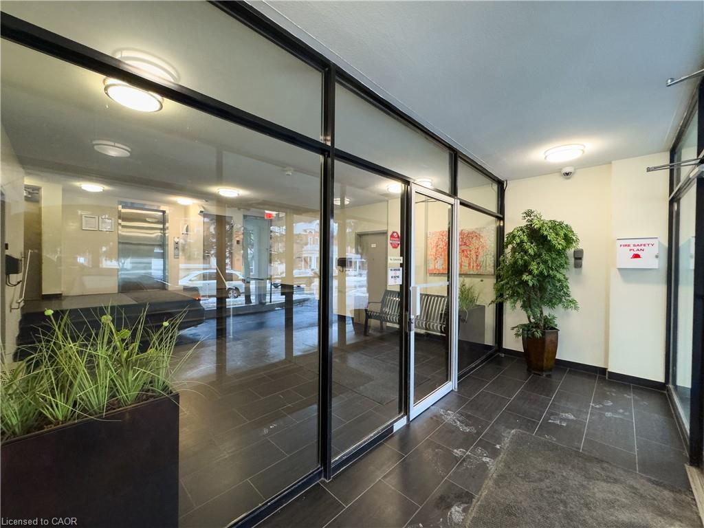 402-133 Herkimer Street Unit: 402