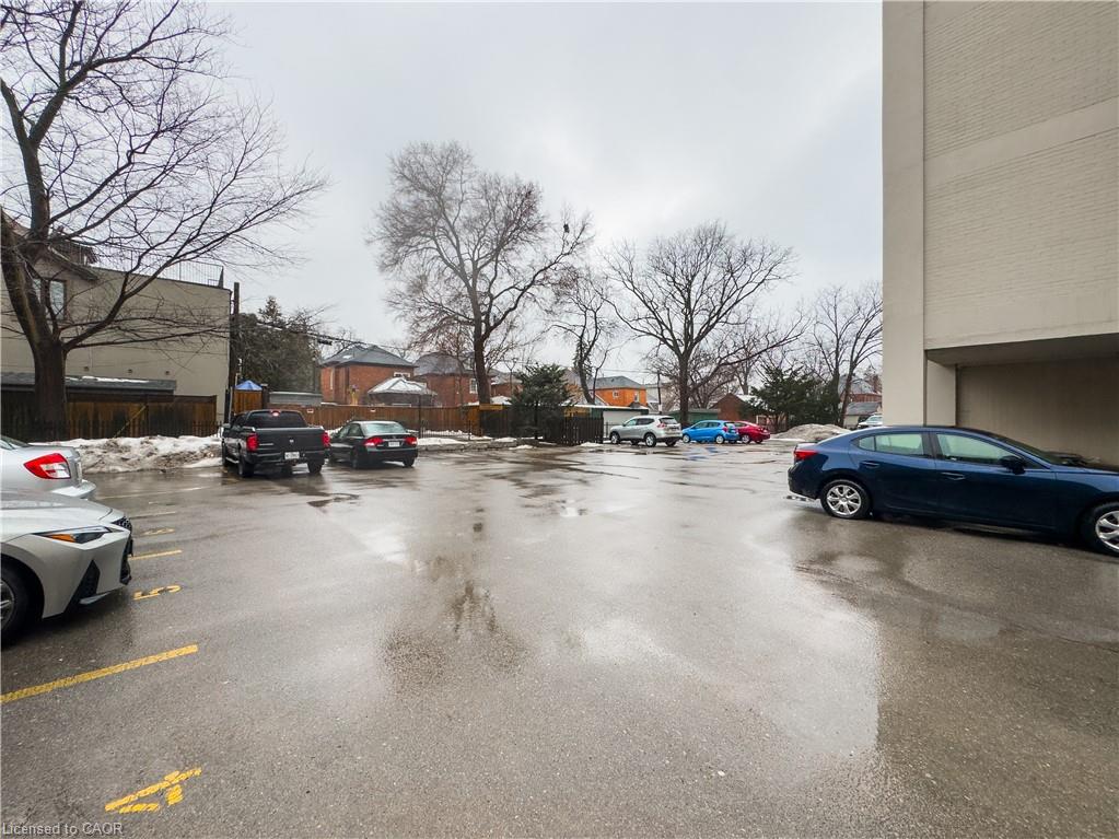 402-133 Herkimer Street Unit: 402