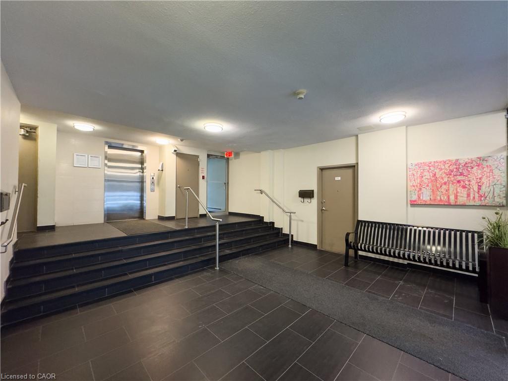 402-133 Herkimer Street Unit: 402