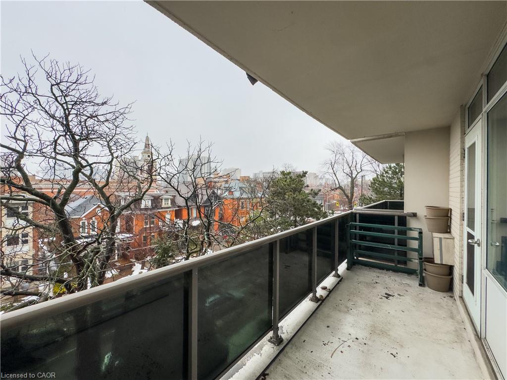 402-133 Herkimer Street Unit: 402