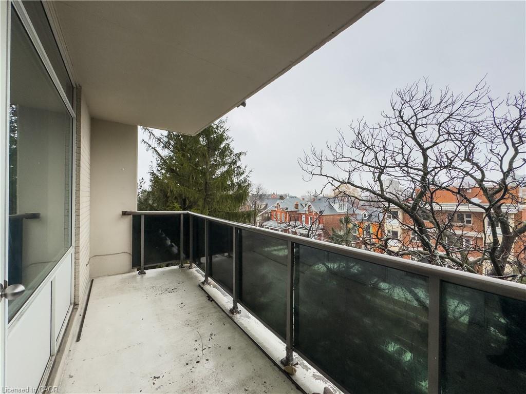 402-133 Herkimer Street Unit: 402