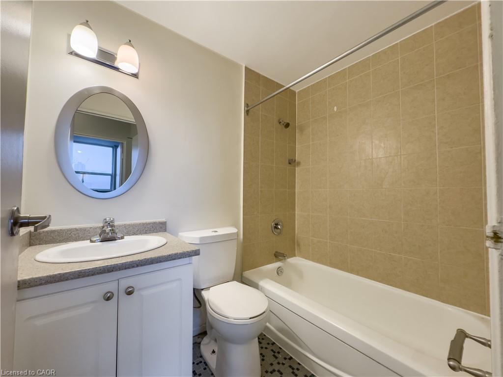 402-133 Herkimer Street Unit: 402