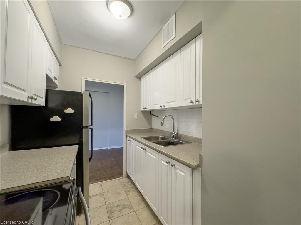 402-133 Herkimer Street Unit: 402