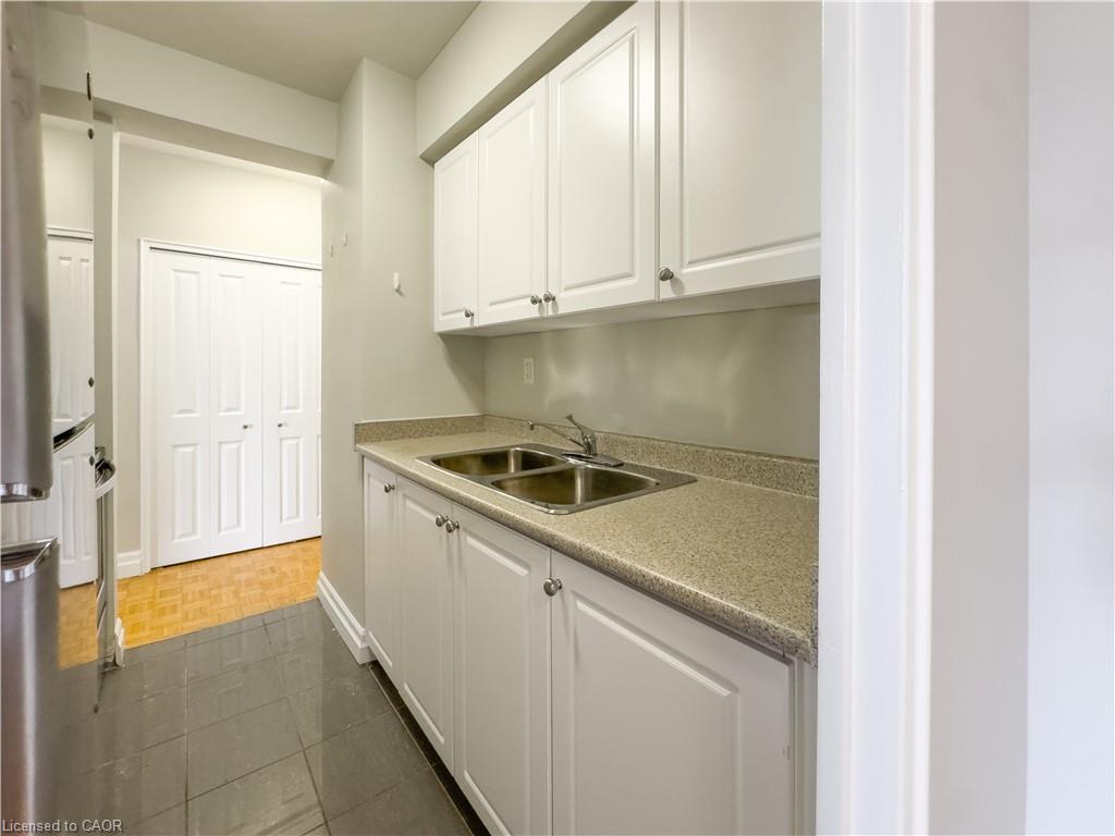904-133 Herkimer Street Unit: 904