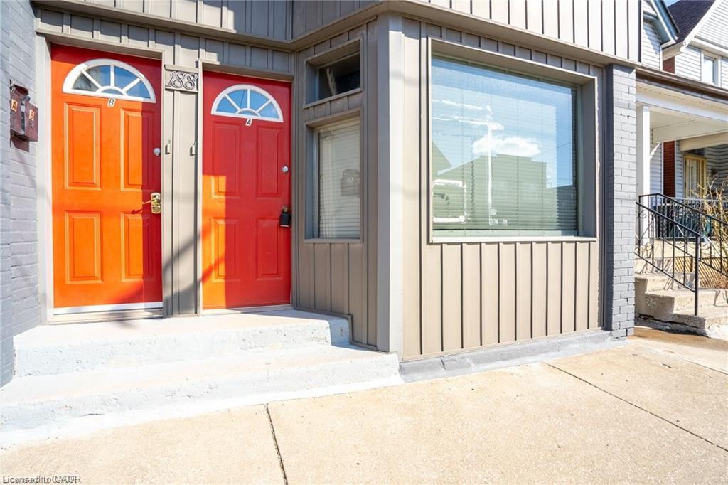 188 Sherman Avenue N Unit: Upper