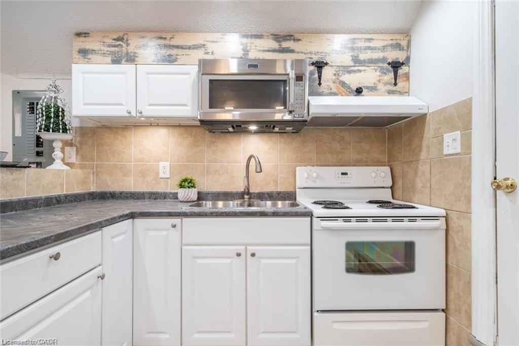 188 Sherman Avenue N Unit: Upper