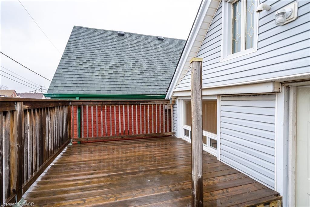 188 Sherman Avenue N Unit: Upper