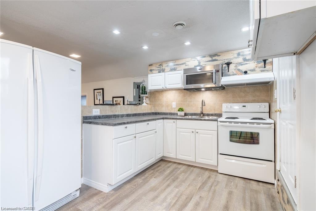 188 Sherman Avenue N Unit: Upper
