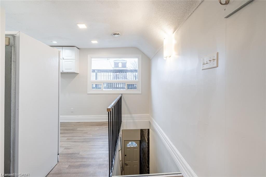 188 Sherman Avenue N Unit: Upper
