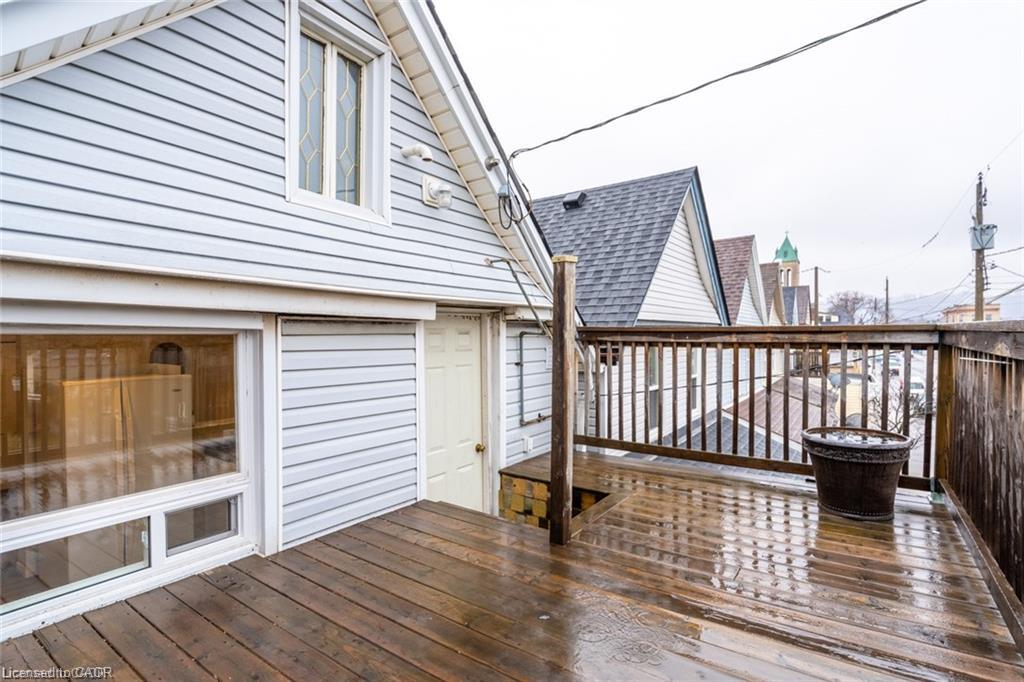 188 Sherman Avenue N Unit: Upper