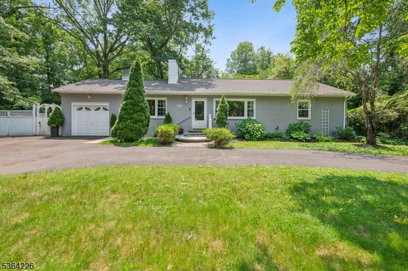 1707 Valley Rd