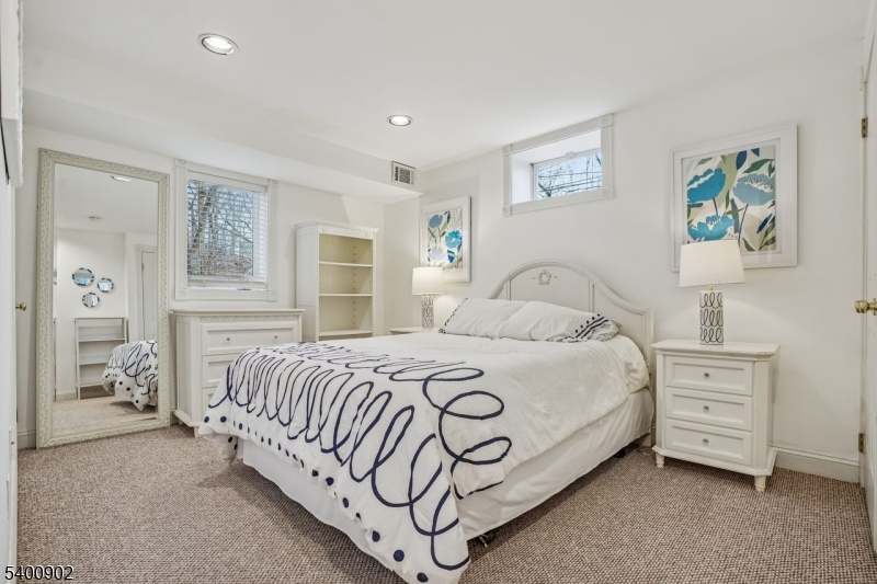 3 Spring House Rd
