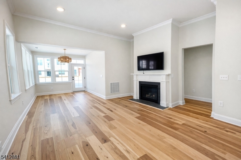18 Whitaker Ln