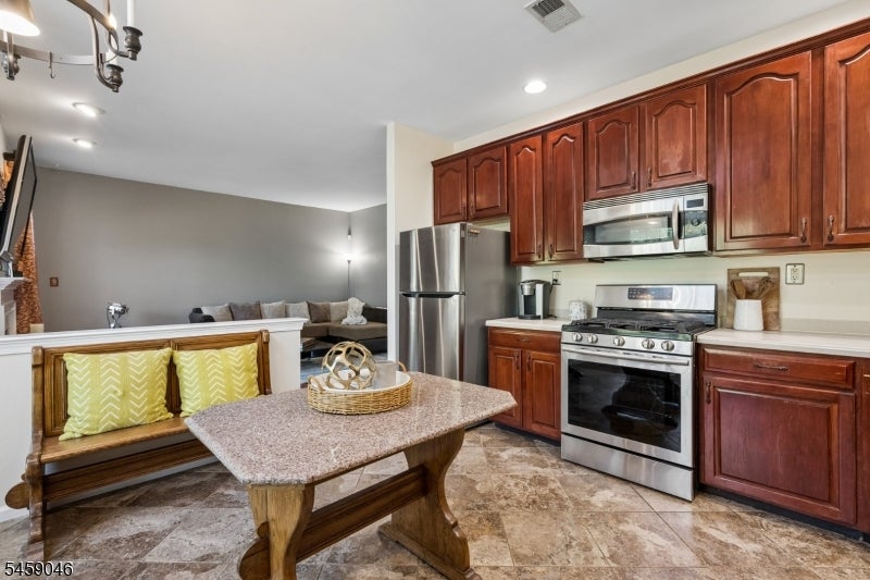 66 Patriot Hill Dr