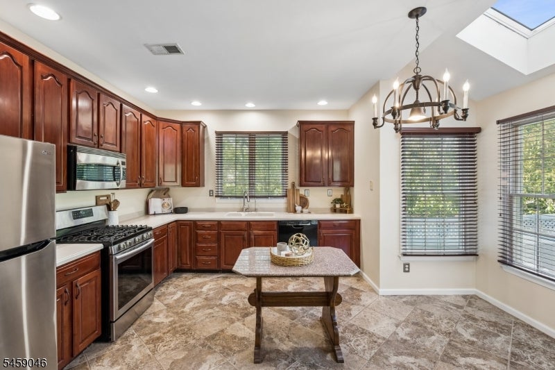 66 Patriot Hill Dr