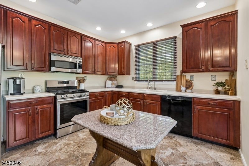 66 Patriot Hill Dr