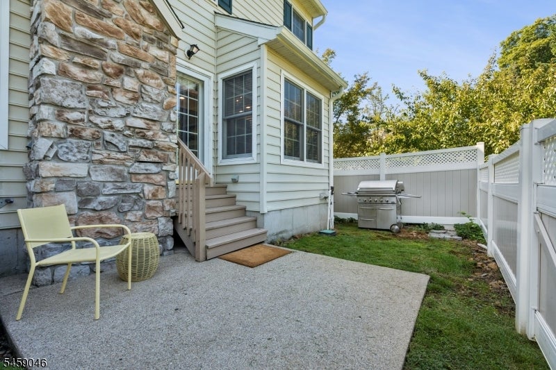 66 Patriot Hill Dr