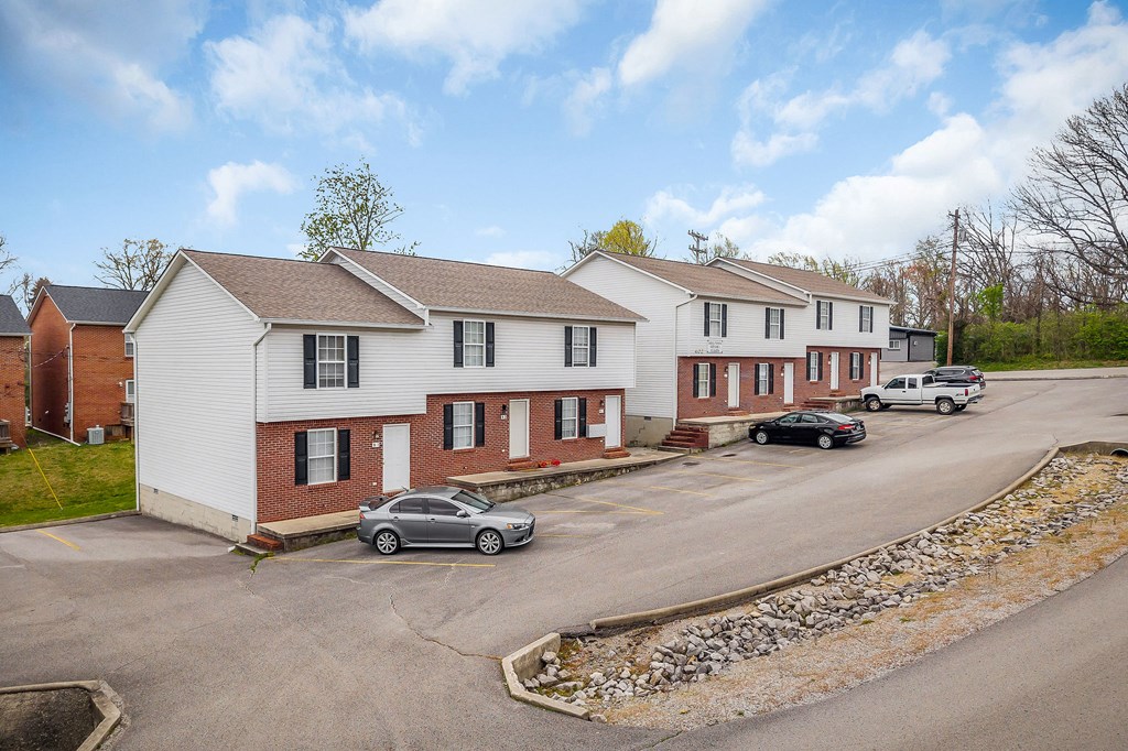 402/409 Blake Cir