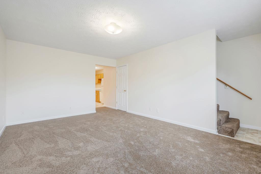 402/409 Blake Cir