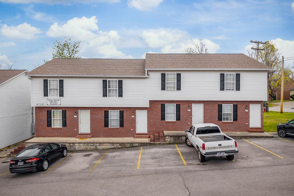 402/409 Blake Cir
