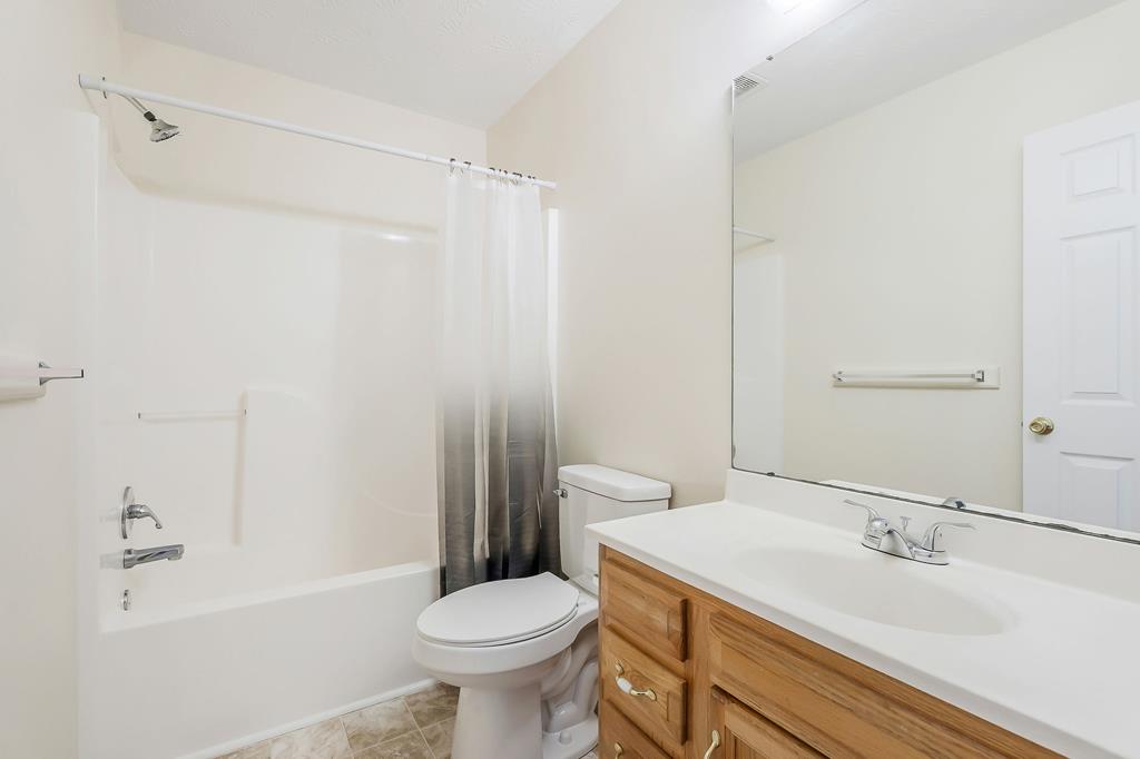402/409 Blake Cir