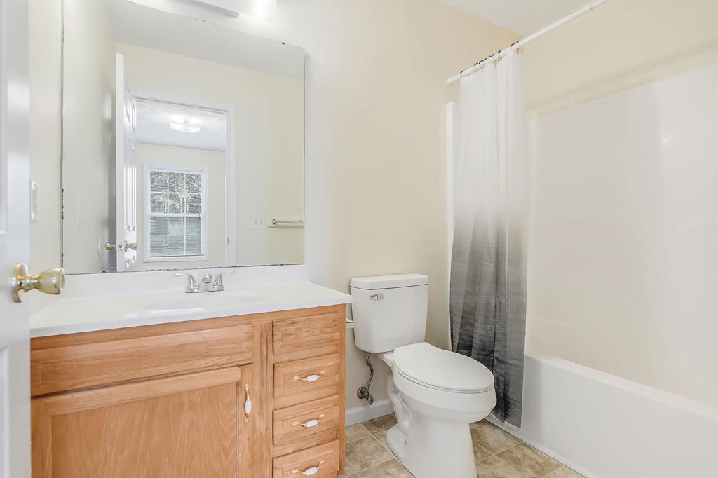 402/409 Blake Cir