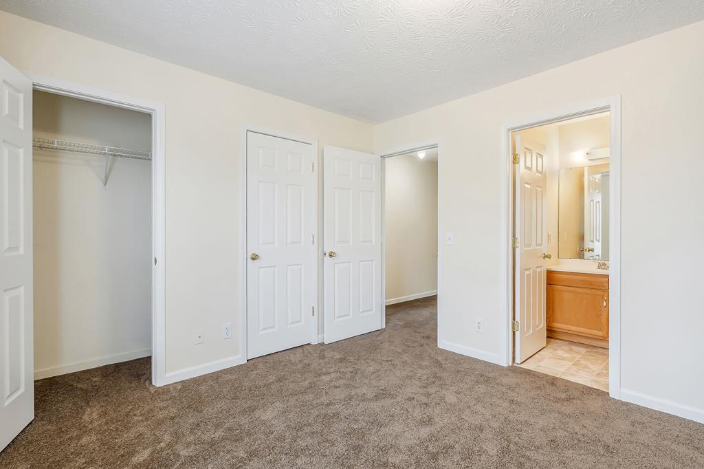 402/409 Blake Cir