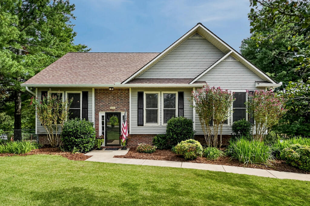 3405 Riveroaks Dr