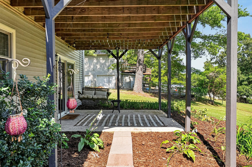 3405 Riveroaks Dr