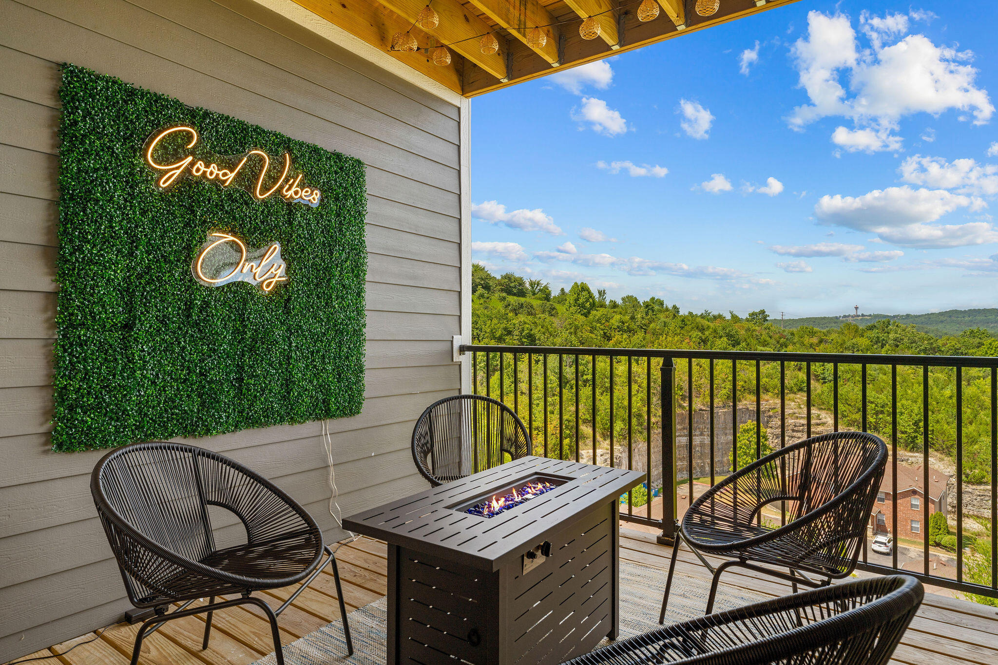 3009 N Vineyards Terrace Unit: 1