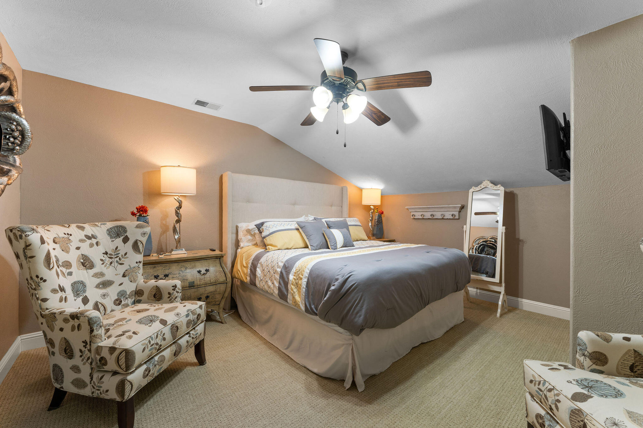 53 Royal Vista Drive Unit: 212