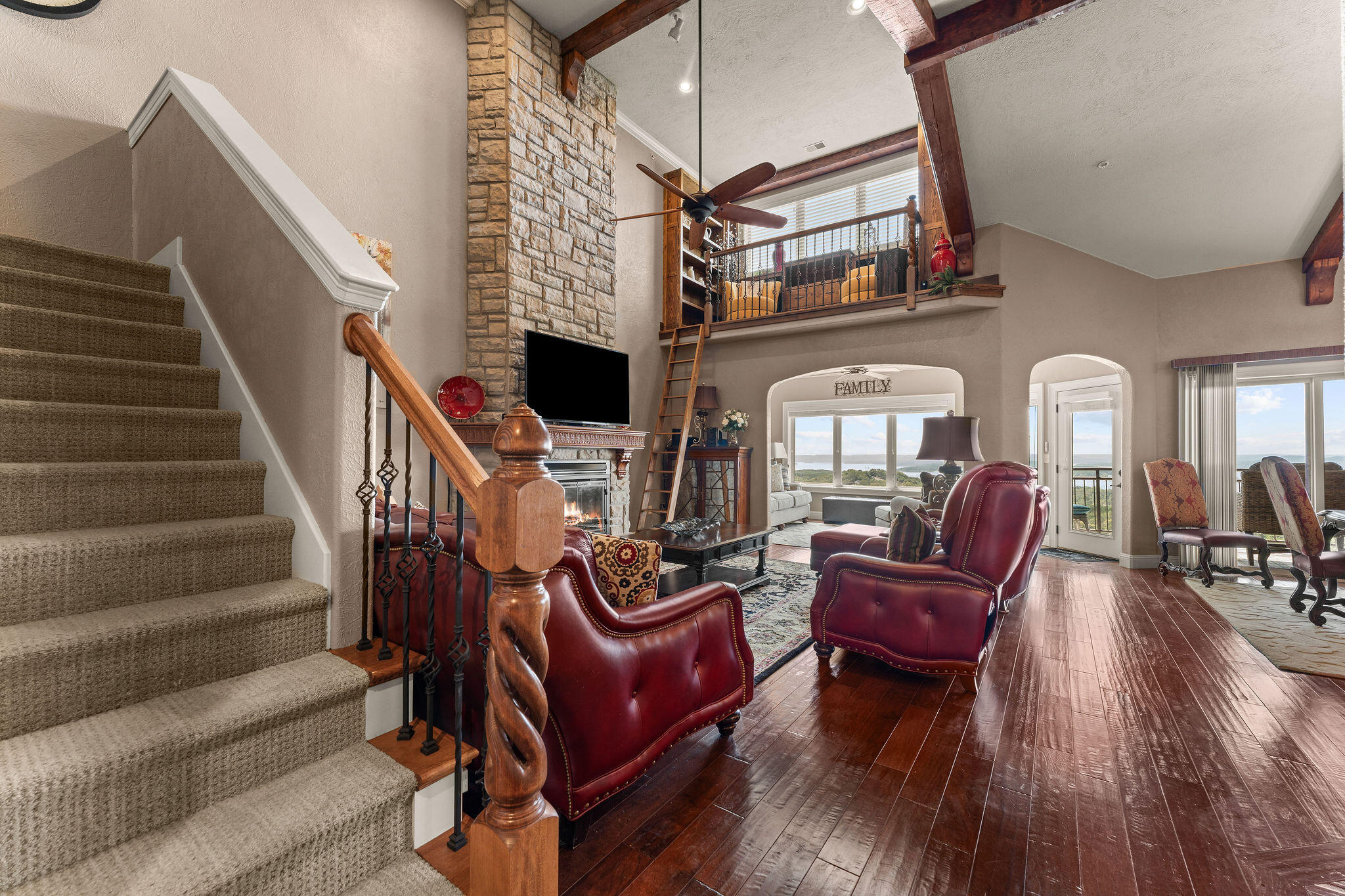 53 Royal Vista Drive Unit: 212