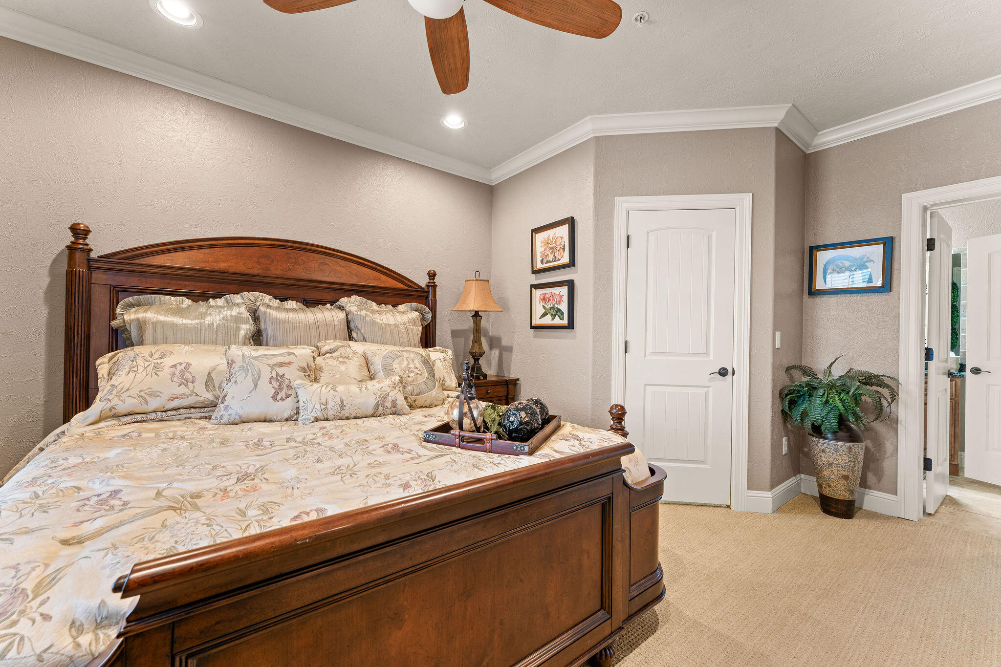 53 Royal Vista Drive Unit: 212
